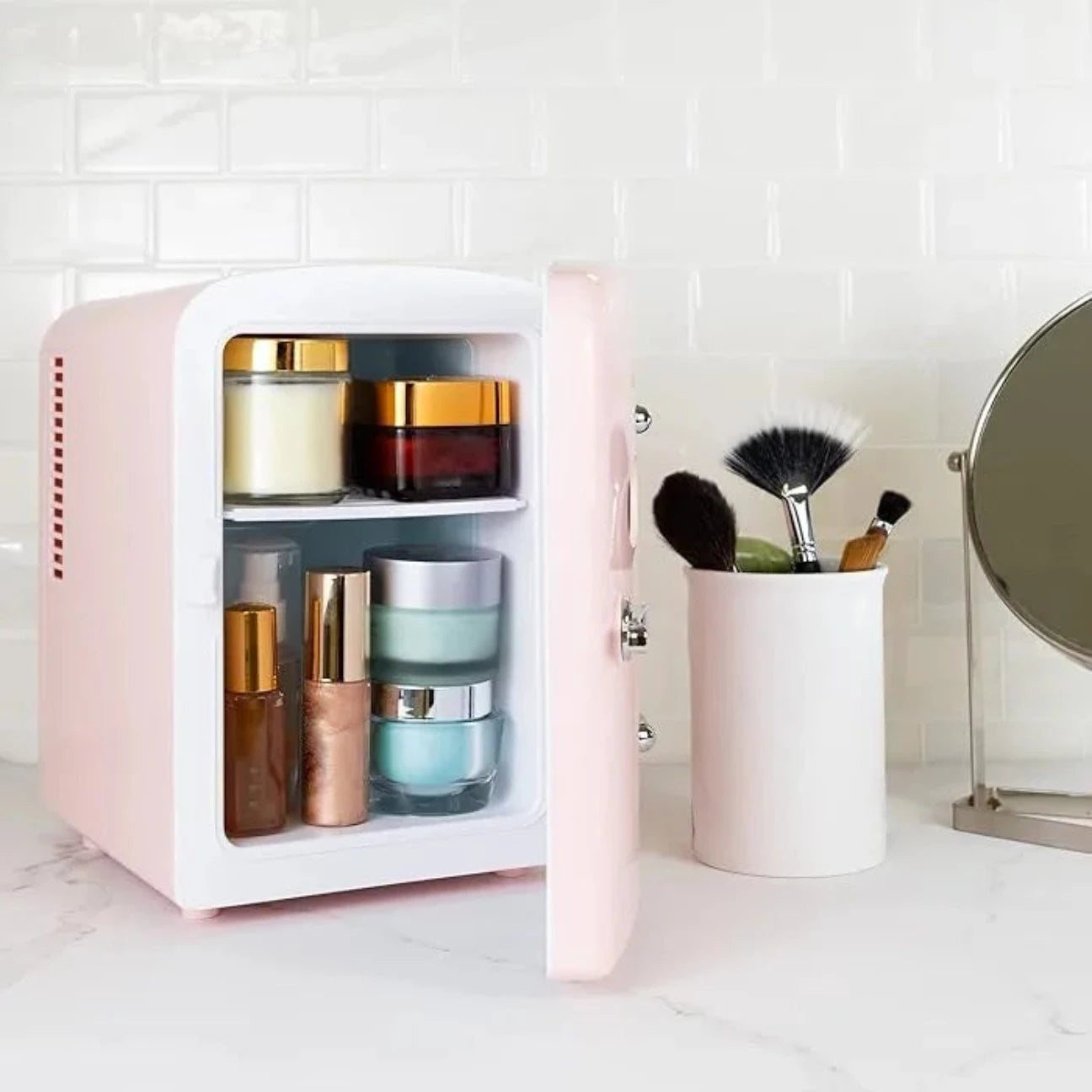 4-liter capacity compact cooler, perfect for small spaces and convenient storage